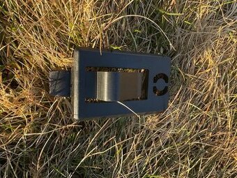 Držák podlahy BMW E90