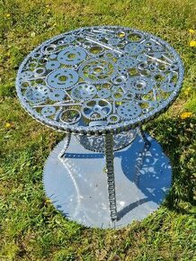 Industriální stůl