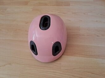 Dětská cyklistická helma z Decathlonu