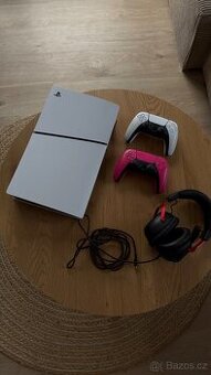 PS5 digitální edice, 2x ovladač, herní sluchátka + hry