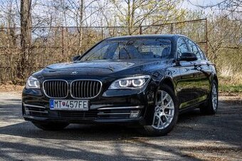 BMW 750d xDrive | 2017 | servis, výborný stav