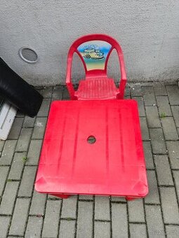 Dětský zahradní nábytek - stůl a židlička