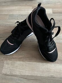SKECHERS BOTY