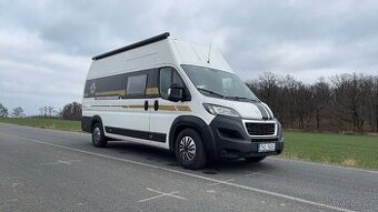 OBYTNÉ AUTO S NADSTANDARTNÍ VESTAVBOU.