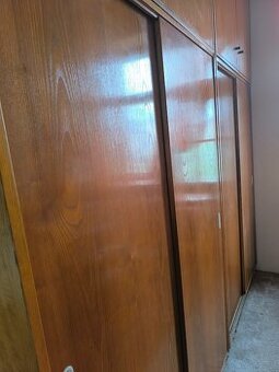 Retro velké šatní skříně (asi Fr.Jirák) – 2ks