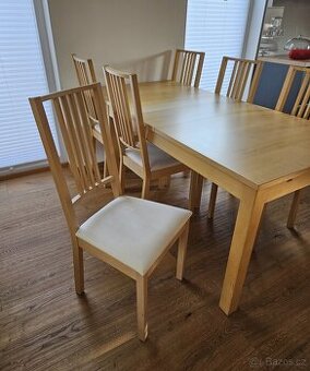 Rozkládací jídelní stůl IKEA Bjursta + 6 židlí