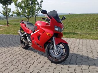 Honda vfr800 fi 1998