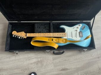 Fender Player Stratocaster + kombo + kufr + příslušenství –