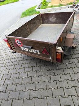Přívěsný vozík