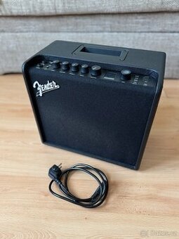 Fender Mustang LT25 – Zánovní kytarové kombo