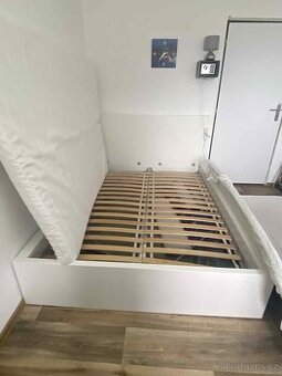 postel 140x200 + matrace + rosty