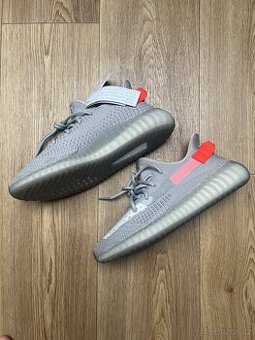 Adidas Yeezy tail light