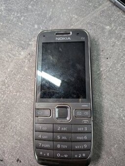 Nokia e52