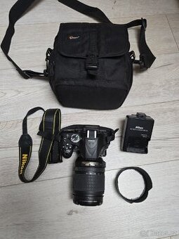 NIKON D5200 + 18-105 AF-S DX VR