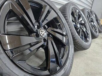 Zimní ALU kola VW Touareg III Nevada Black R20