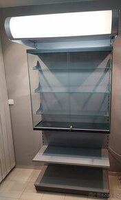 Regál s prosklenou virínou NOVÁ CENA