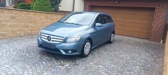 Mercedes-Benz B180CDI,r.v. 2014,tažné,navi,TOP STAV
