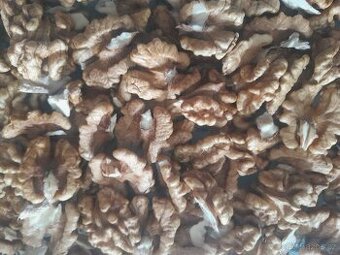 Loupané vlašské orechy