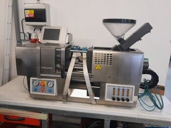 Vstřikovací lis Babyplast