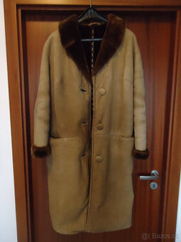 Dámský kožich dubeňák
