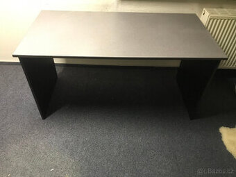 Kancelářský stůl