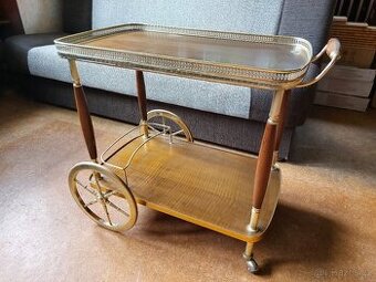 Servírovací stolek