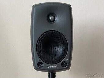 Genelec 8030B + stojan