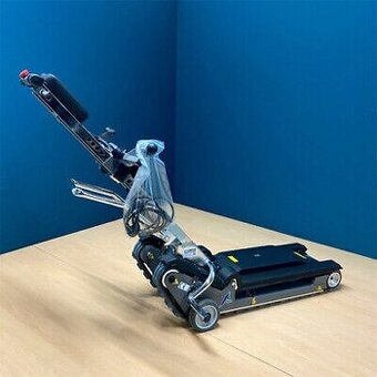 schodolez pásový  nebo schodolez kolečkový