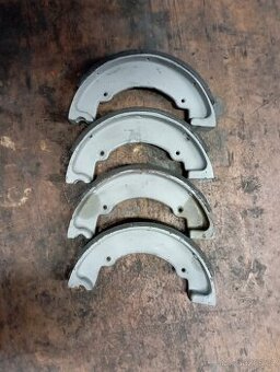 Brzdové čelisti Pérák