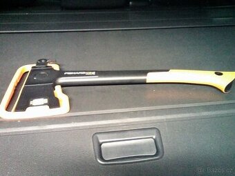 Sekerka profi FISKARS 18 - 44,5 cm