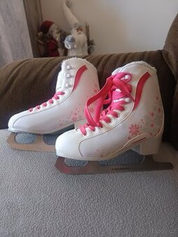 Prodám dívčí lední brusle vel.34.