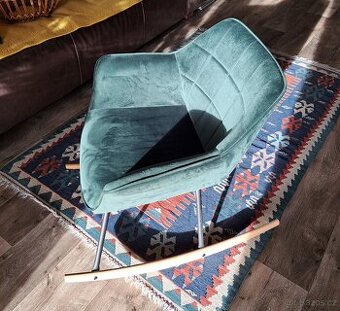 Sametové houpací křeslo