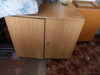 Menší skříňka / komoda