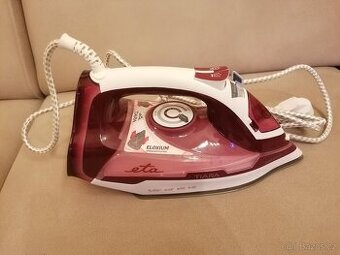 Plně funkční žehlička ETA Tiara