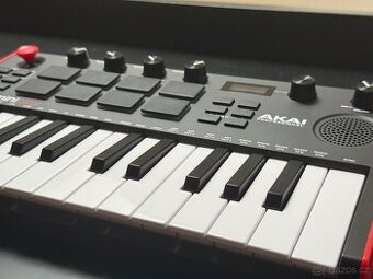 Akai MPK Mini PLAY MK3