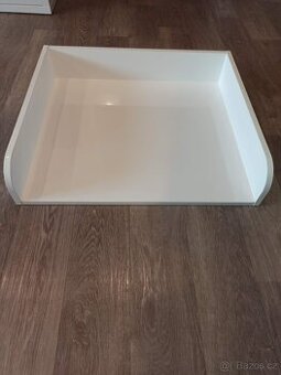 Přebalovací pult na komodu