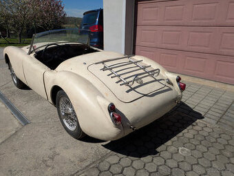 MG MGA 1500