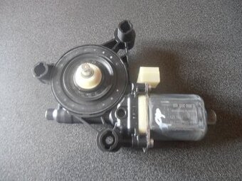 5Q0 959 802 B PP motorek stahování oken Superb 3