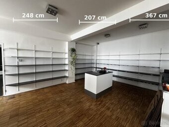 Prodejní police – regálový systém na zeď