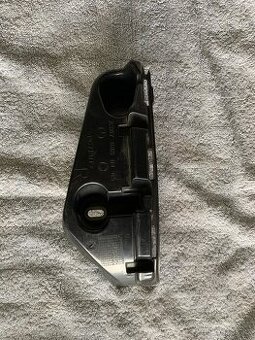 Držák pravý nárazníku Mercedes Benz E coupe 2010