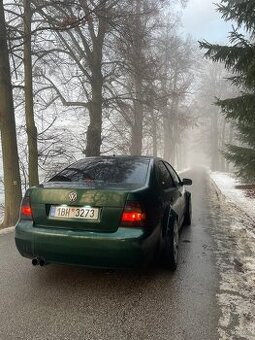 Wv Bora 2.3 vr5 110kw manuál