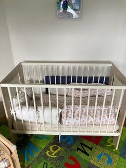 Dětská postýlka včetně vybavení