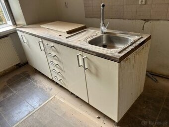 Kuchyň 2,6m - ZDARMA