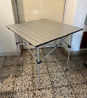 Kempinkový stůl, 70 x 70 x 70 cm