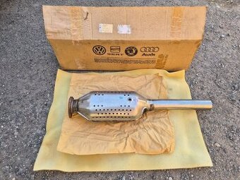 NOVÝ originální katalyzátor Volkswagen 1.6i - 1J0 178 AB EP