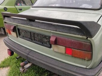 Prodám zadní křídlo spoiler na škoda 120