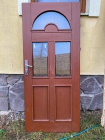 vchodové dveře dřevěné masiv