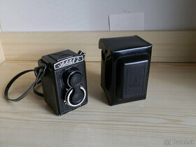 Starožitný fotoaparát Lubitel 2 (2)