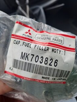 Víčka nádrže Mitsubishi  Fuso