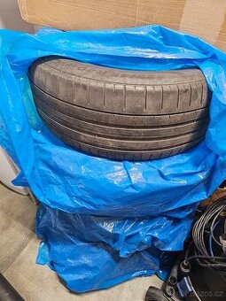 Pirelli P Zero 285/45 R20